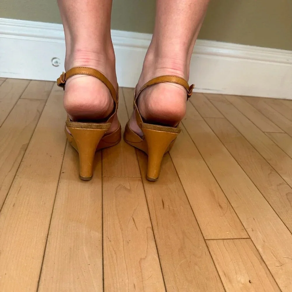 Franco Sarto suede sole